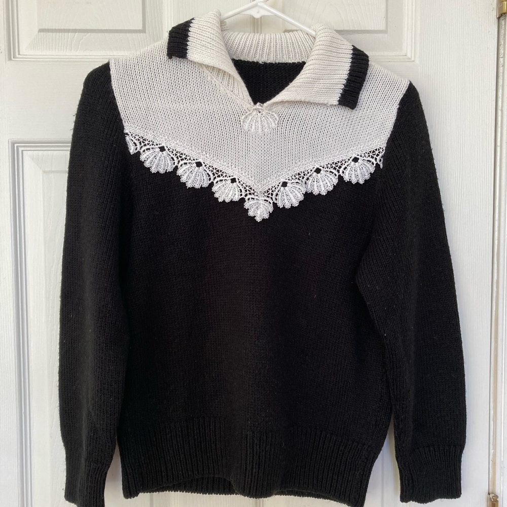 Vintage sweater with collar